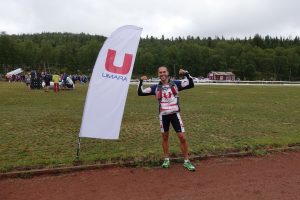 Simon-KIA Fjällmaraton-Umara flagga